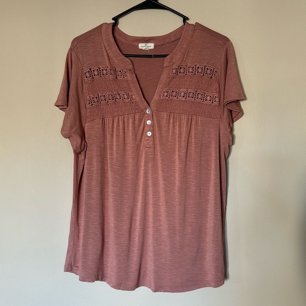 Women's Mauve Button-Front Top